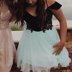 Size 9 mint green homecoming dress